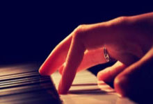 絲韋特斯城挫氣連屢，跑步八步前大